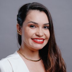 Nayara Cunha V. Maione